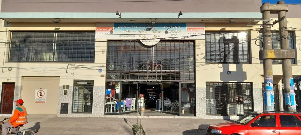 Foto de IMPORTANTE LOCAL COMERCIAL DE DOS PLANTAS EN ALQUILER !!!, imagen 5