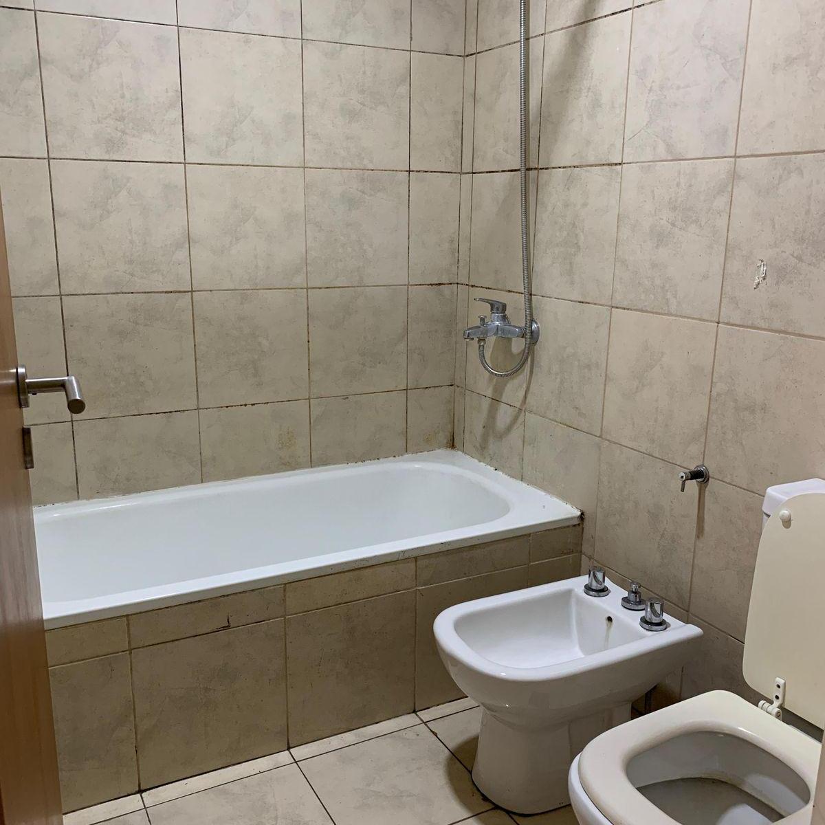 Hermoso Departamento 2 Ambientes con Cochera y Parrilla! 4