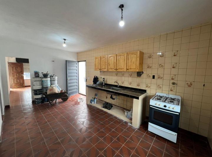 LINDA CASA 3 AMBIENTES EN ALQUILER CON COCHERA Y JARDIN !! 5