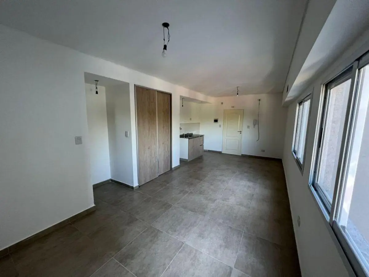 HERMOSO MONOAMBIENTE EN EXCELENTE ZONA 4
