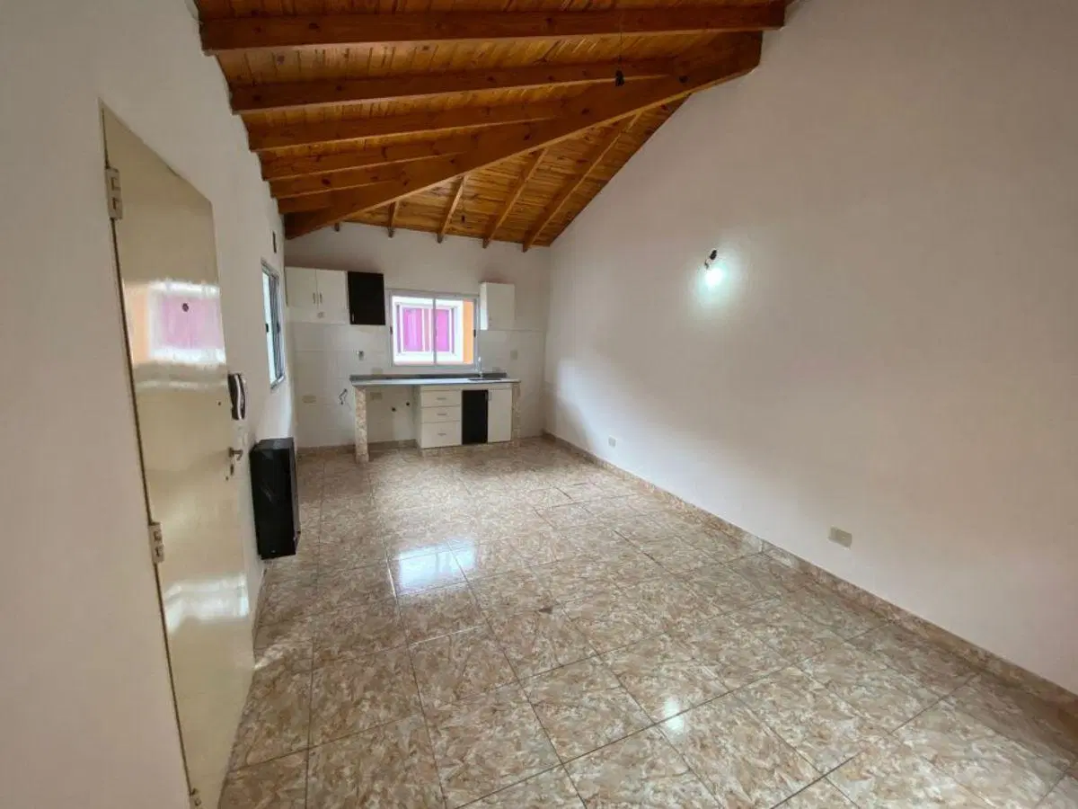 HERMOSO DEPARTAMENTO 3 AMBIENTES EN ALQUILER! 4