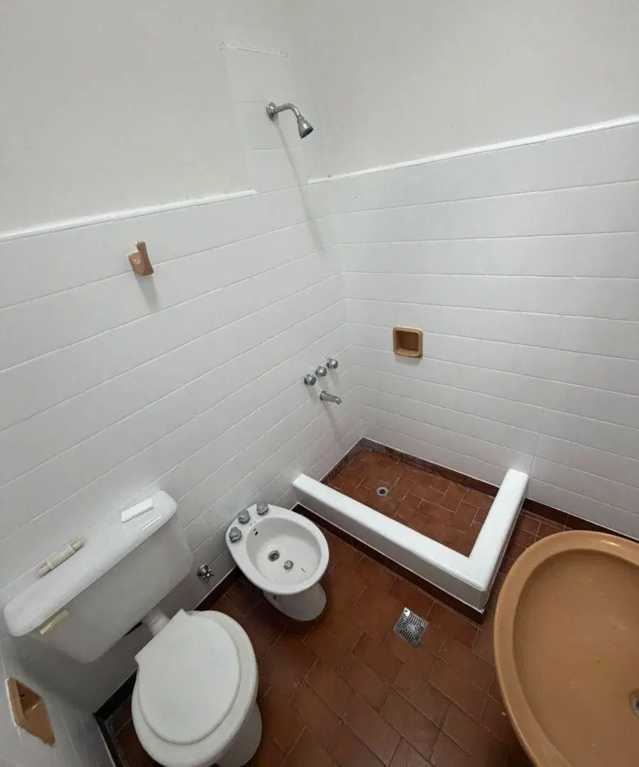 LINDA CASA 3 AMBIENTES EN INMEJORABLE ZONA EN ALQUILER 2
