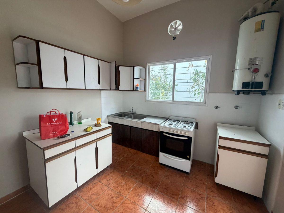 Foto de LINDA CASA 3 AMBIENTES EN INMEJORABLE ZONA EN ALQUILER, imagen 3