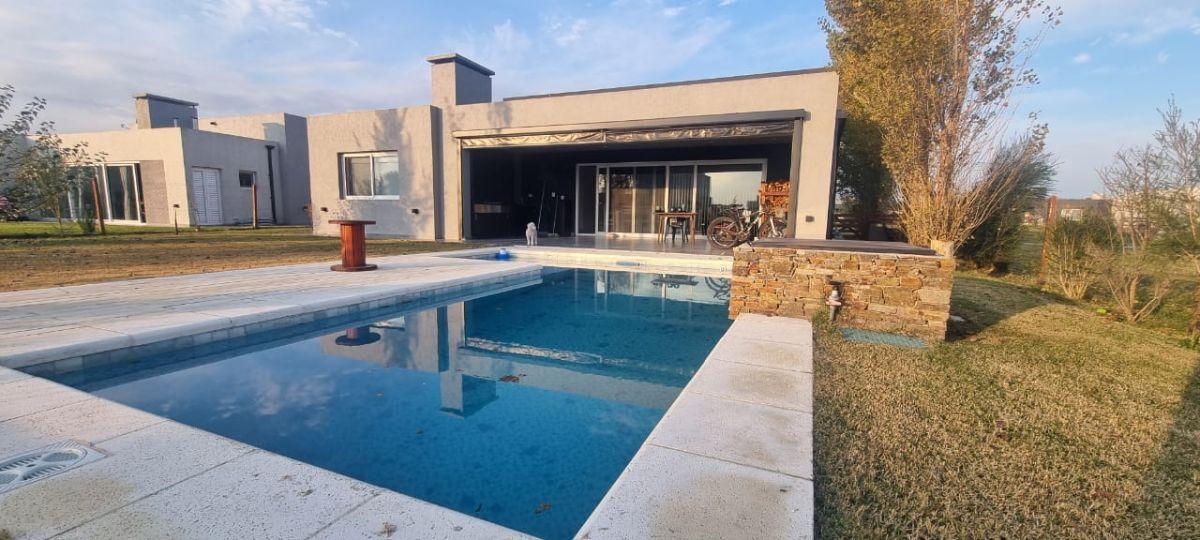 IMPONENTE CASA EN ALQUILER BARRIO SAN SIMON!!!!!