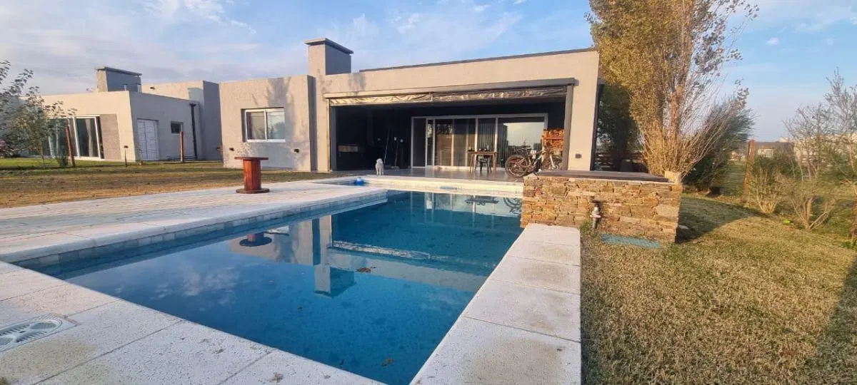 IMPONENTE CASA EN ALQUILER BARRIO SAN SIMON!!!!! 2