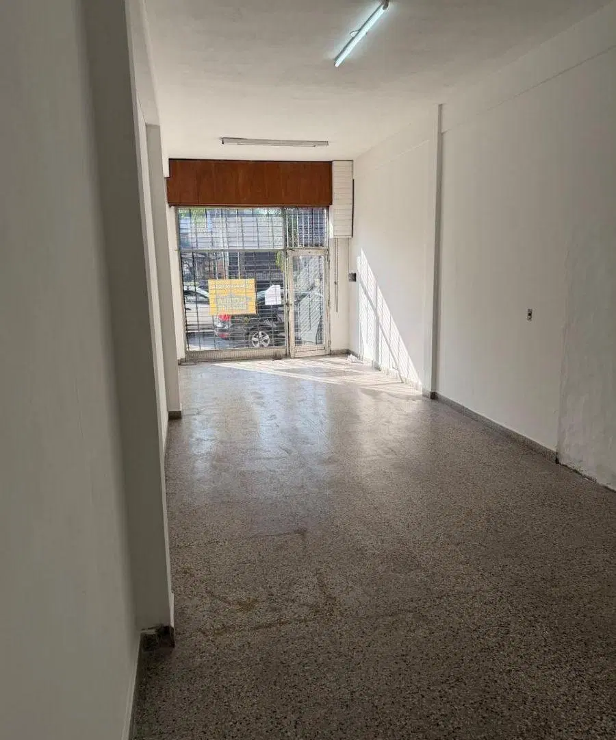 HERMOSO LOCAL EN ALQUILER ZONA COMERCIAL!! 2