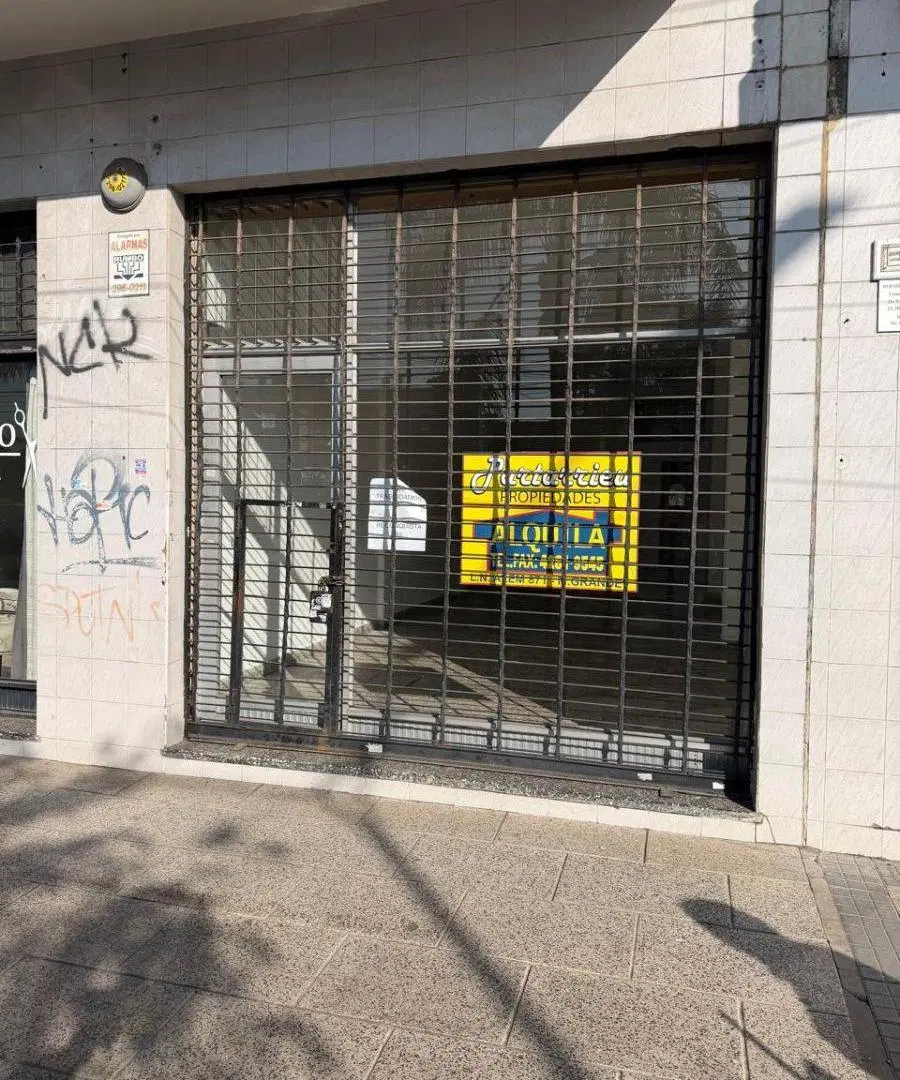 HERMOSO LOCAL EN ALQUILER ZONA COMERCIAL!! 5
