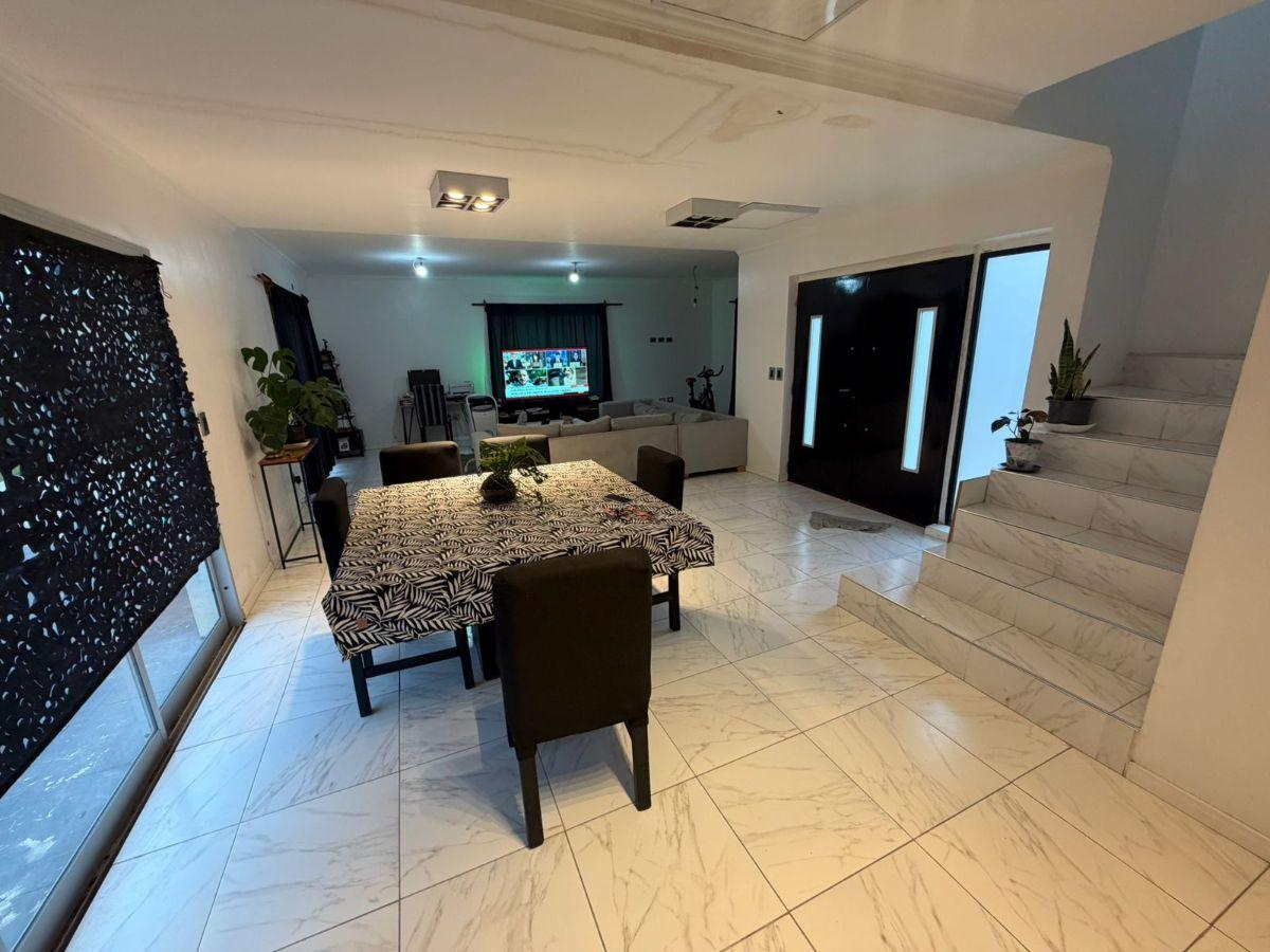 Foto de HERMOSA CASA EN ALQUILER BARRIO CASUARINAS!!, imagen 2