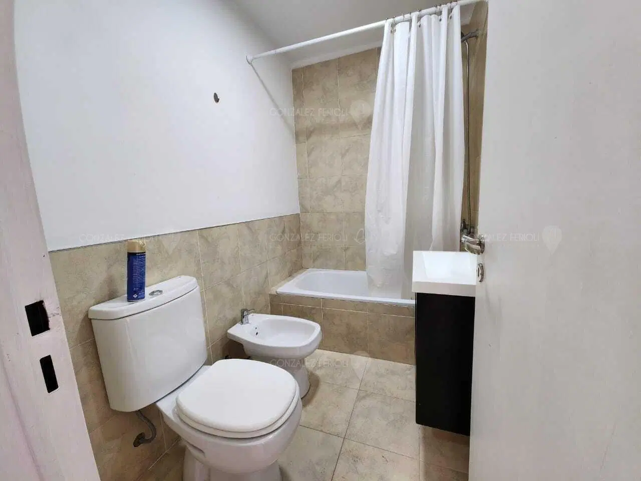 Departamento  en Alquiler dos ambientes, NO PERMITE MASCOTAS  segundo piso por escalera Nordelta, G. 3