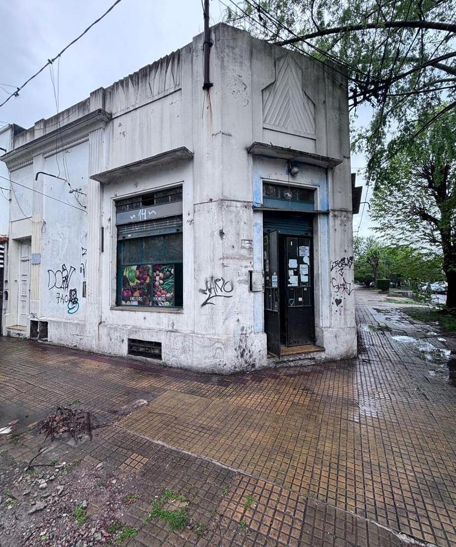Foto de Local en Alquiler en esquina La Plata, imagen 1