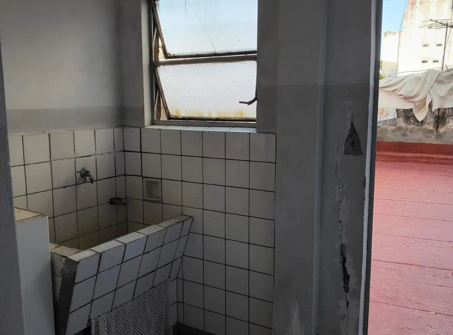 Amplios departamento 2 ambientes por escalera en Venta 2
