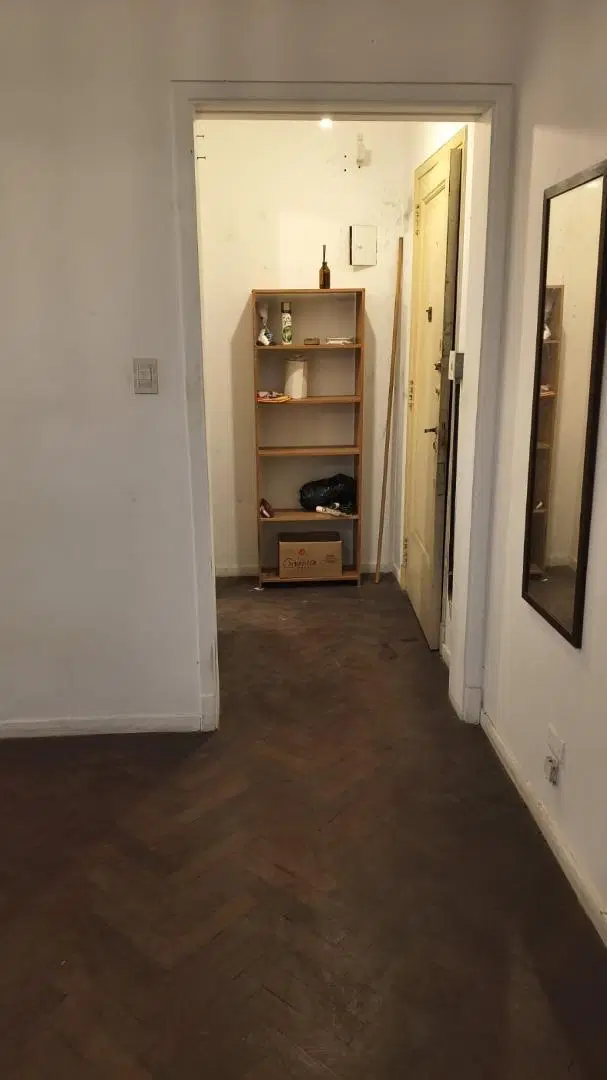 Amplios departamento 2 ambientes por escalera en Venta 3