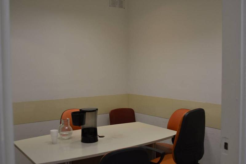 Foto de Oficina de 400 m2 en venta, imagen 2