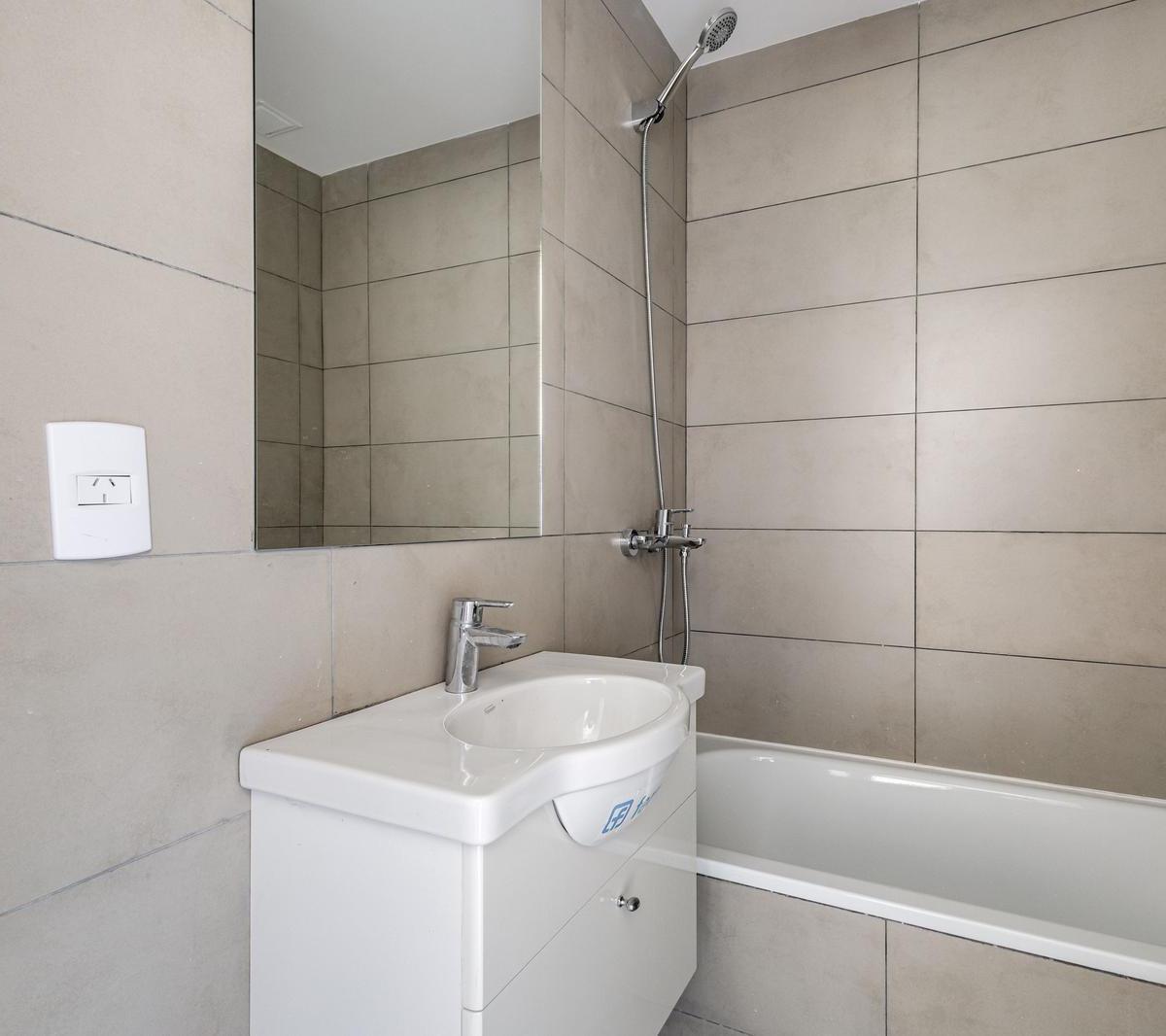 3 Amb Muy Luminosos! Vista Abierta! con Balcón Aterrazado! Amenities. Seg 24 Hs 3
