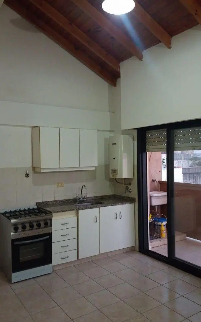 DOS AMBIENTES MUY AMPLIO CON DORMITORIO EN ENTREPISO CON BALCONEO 2