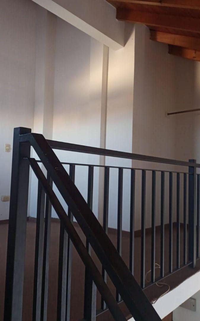 Foto de DOS AMBIENTES MUY AMPLIO CON DORMITORIO EN ENTREPISO CON BALCONEO, imagen 5