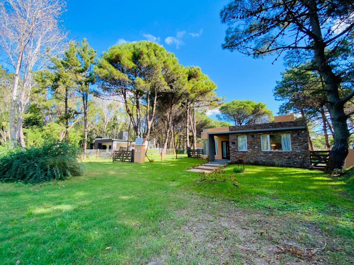 Casa en Venta con Tres Dorm. en Costa del Este con Pileta - Oportunidad 4