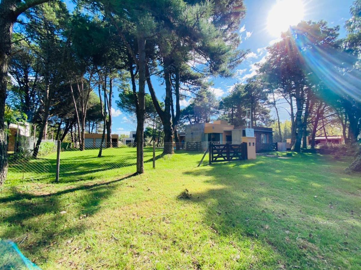 Casa en Venta con Tres Dorm. en Costa del Este con Pileta - Oportunidad 2