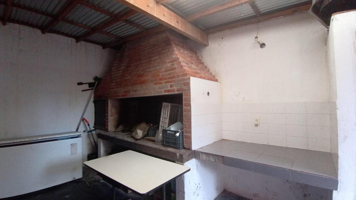 Casa en Venta con Cuatro Dorm. en Costa Azul - Oportundiad - con Gas Natural 4