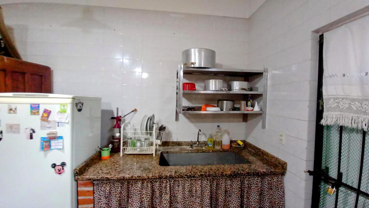 Casa en Venta con Cuatro Dorm. en Costa Azul - Oportundiad - con Gas Natural 2