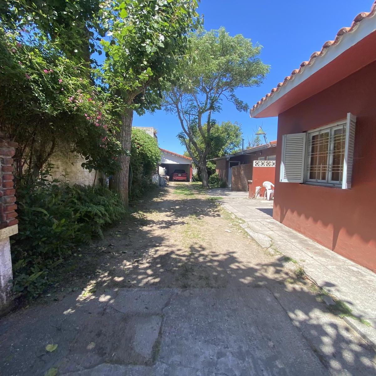 Casa con Dos Departamentos de Dos Ambientes en Venta en Nueva Atlantis, Cinco Cuadras del Mar. 5