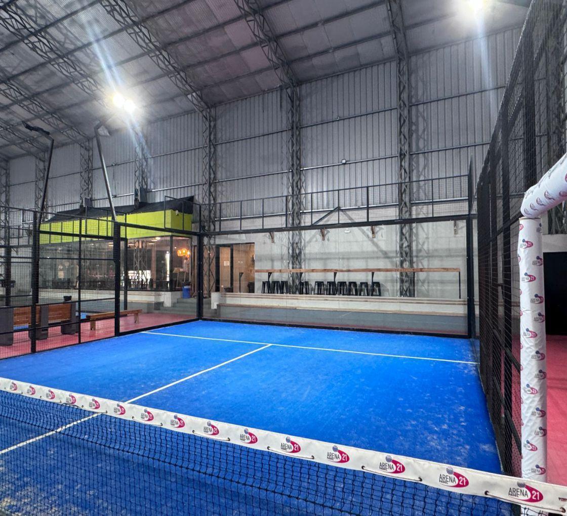 Venta Club de Padel San Bernardo Tres Canchas de Padel 1