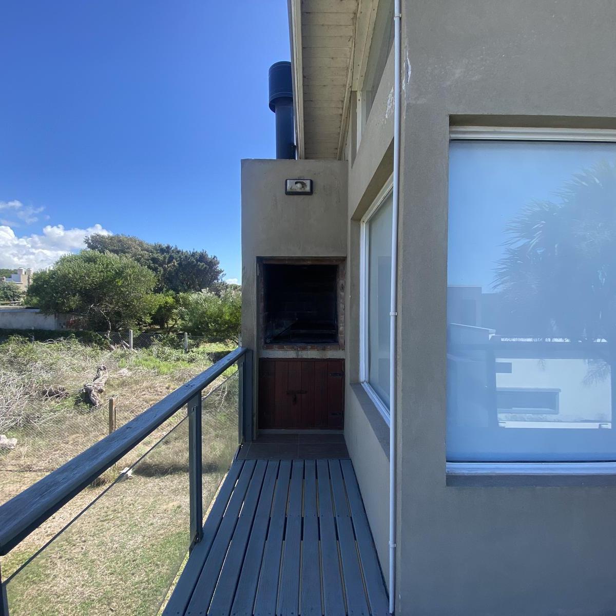 Complejo en Venta de Dos PH Frente a La Playa de 3 Ambientes Cada Uno en Nueva Atlantis 5