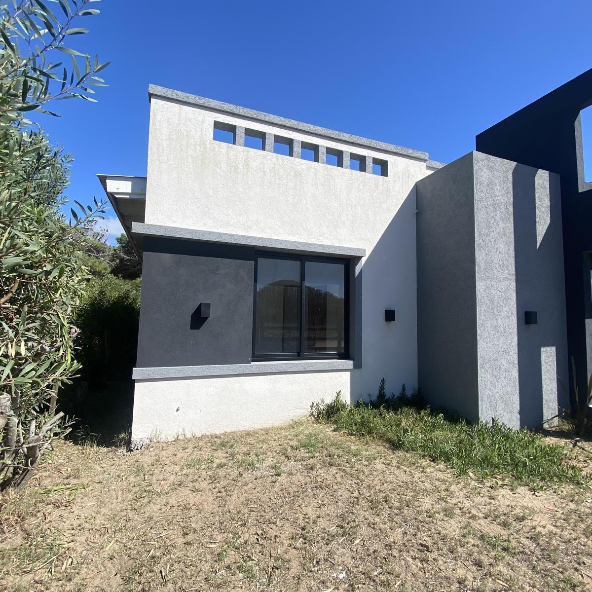 Casa de 3 Ambientes a Estrenar en Lote Compartido Frente a La Playa de Nueva Atlantis 1