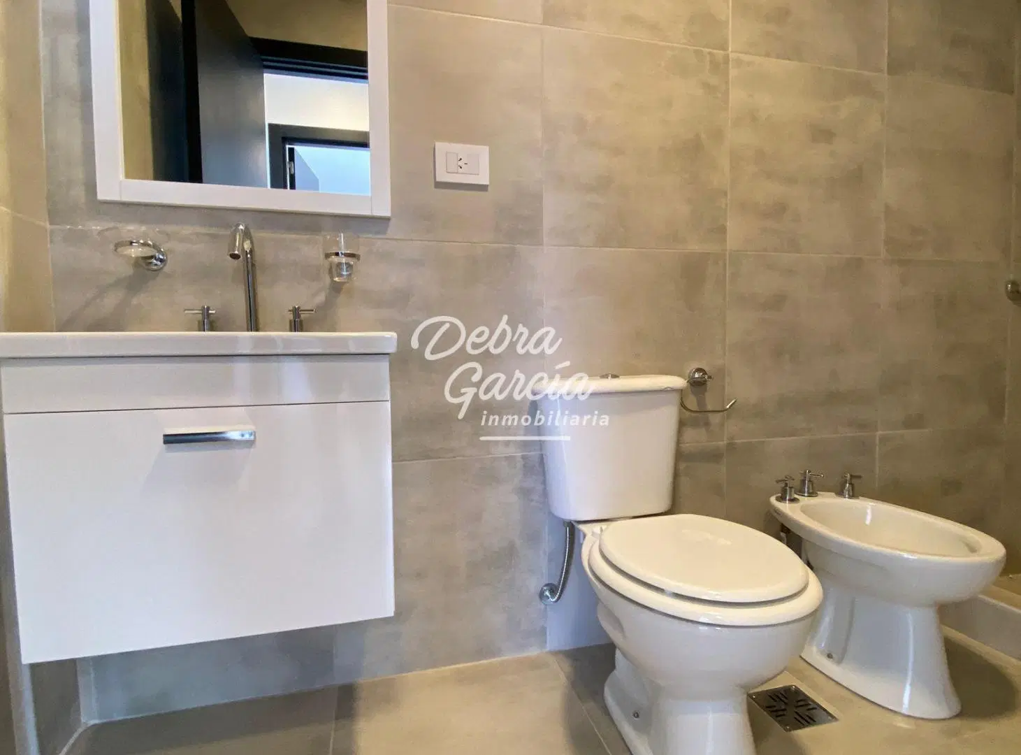 VENTA - DEPARTAMENTO A ESTRENAR 2 AMBIENTES MAR DE AJO -  FRENTE AL MAR 4