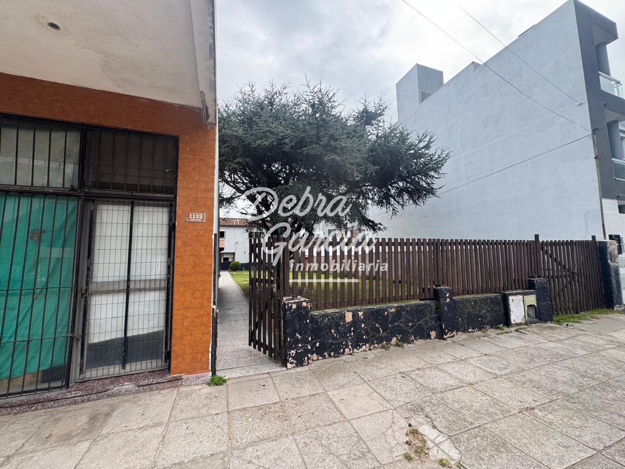 Foto de VENTA LOTE CON LOCAL Y 4 DEPARTAMENTOS MAR DE AJO NORTE TODOS LOS, imagen 1