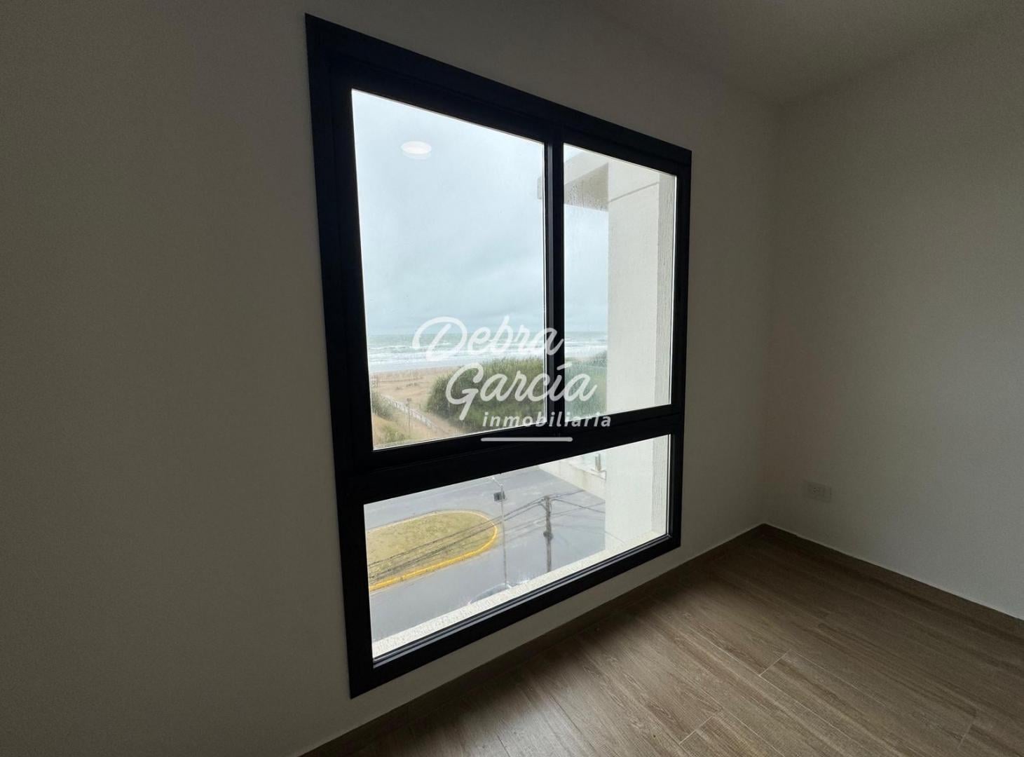 Foto de VENTA DEPTO 2 AMB MAR DE AJO FRENTE AL MAR BAULERA Y ESPACIO GUARDACOCHE, imagen 5