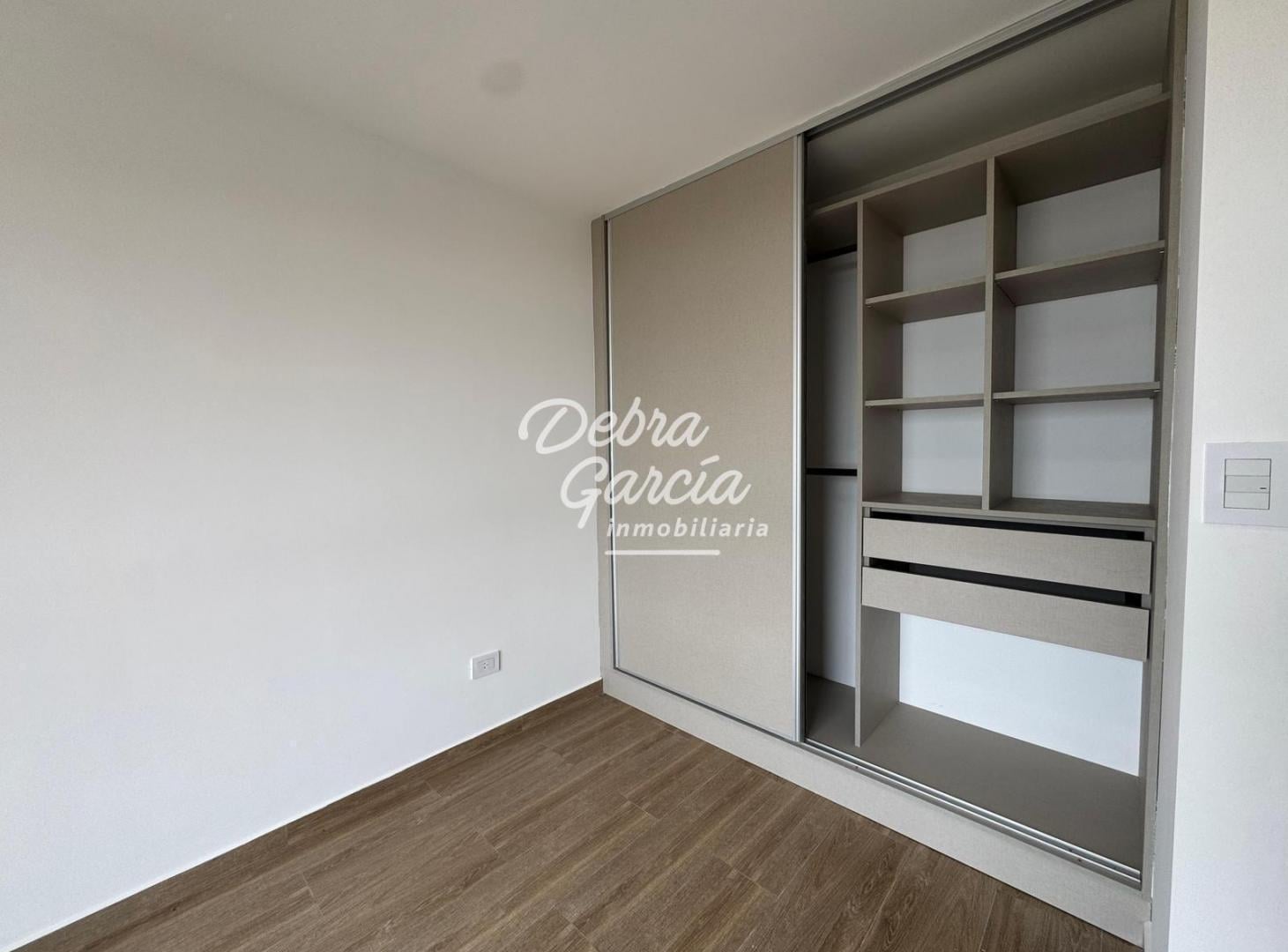 Foto de VENTA DEPTO 2 AMB MAR DE AJO FRENTE AL MAR BAULERA Y ESPACIO GUARDACOCHE, imagen 4