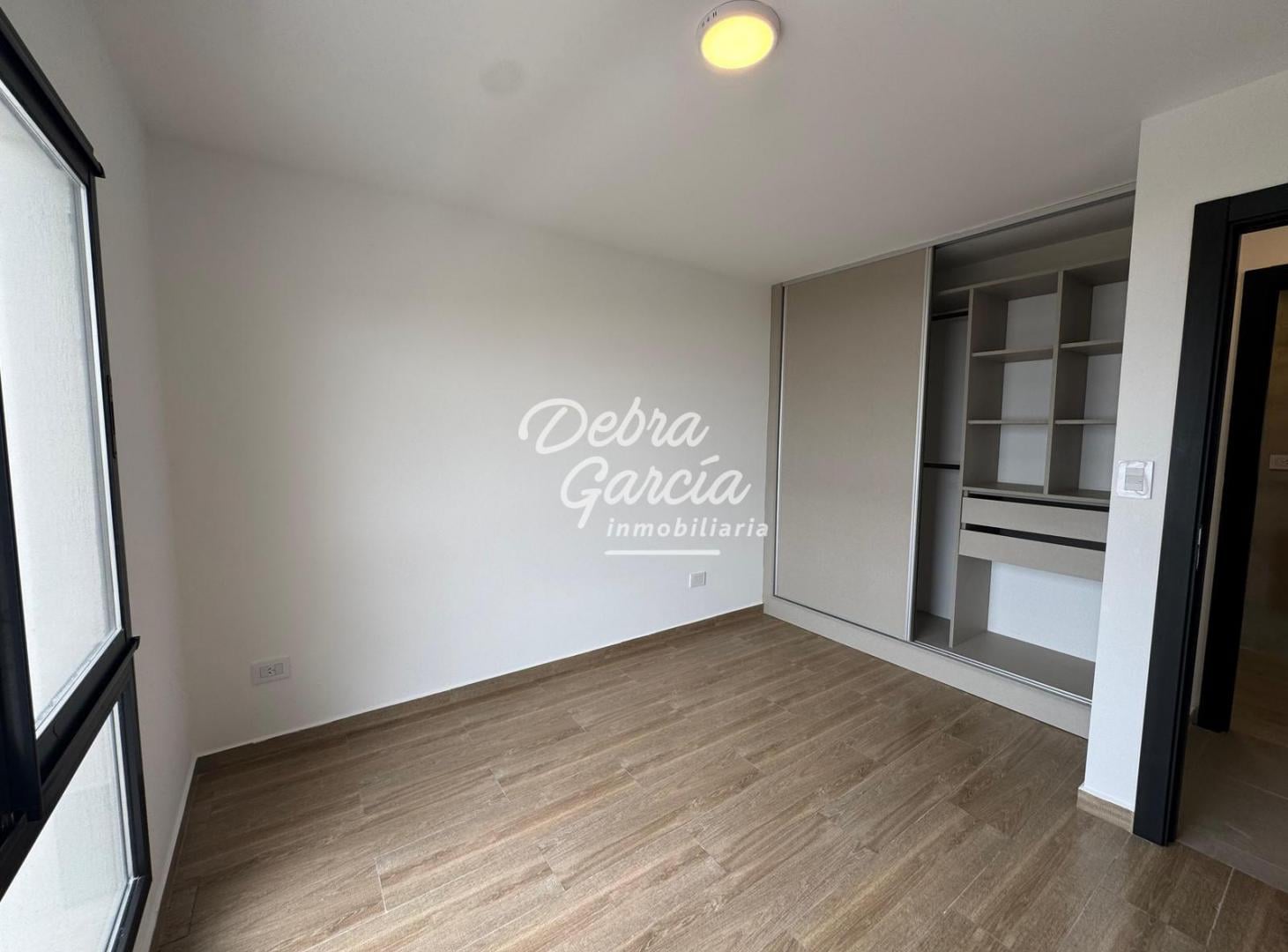 Foto de VENTA DEPTO 2 AMB MAR DE AJO FRENTE AL MAR BAULERA Y ESPACIO GUARDACOCHE, imagen 3