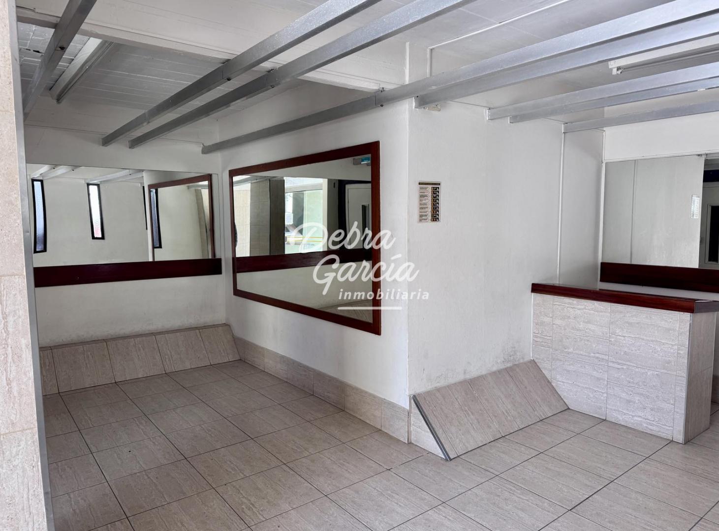 Foto de VENTA DEPARTAMENTO UN AMBIENTE UNICO - SOBRE CENTRO COMERCIAL, imagen 4