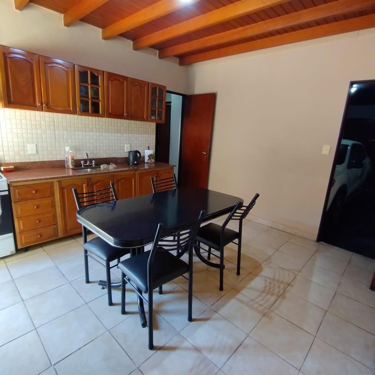Casa 3 Ambientes, Garage, Patio y Departamento Al Fondo, Bernal. 2