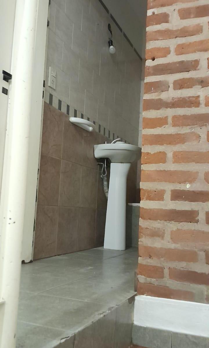 Foto de DUPLEX 4 AMBIENTES CON PATIO/COCHERA, FLORENCIO VARELA, imagen 5
