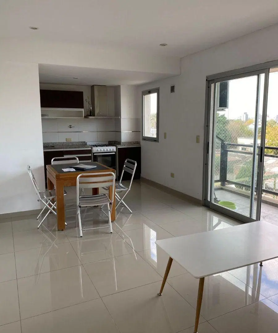 Departamento 2 ambientes con cochera y balcón, Bernal Centro 3