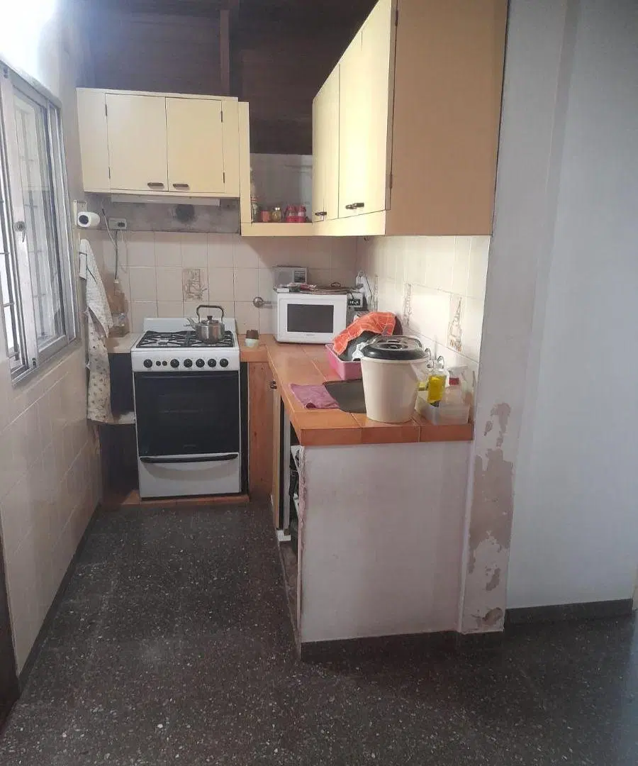 Casa tipo chalet de 4 ambientes y parque, Florencio Varela 4