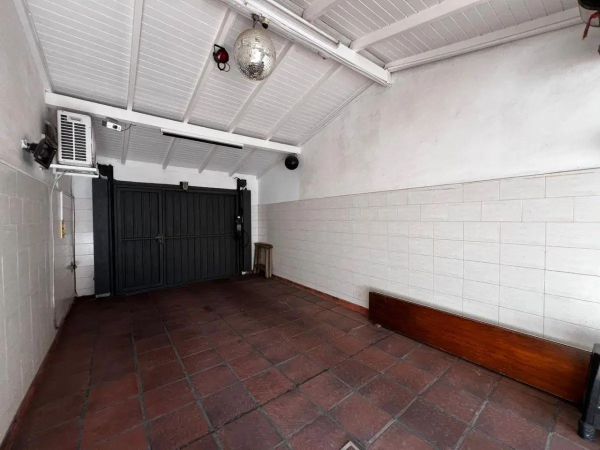 Casa de 4 ambientes con garage y quincho, Bernal centro 2