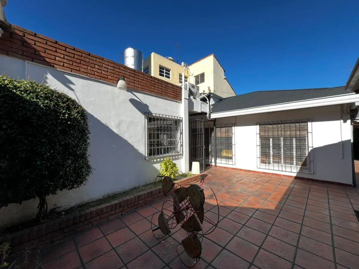 Casa de 4 ambientes con garage y quincho, Bernal centro 4