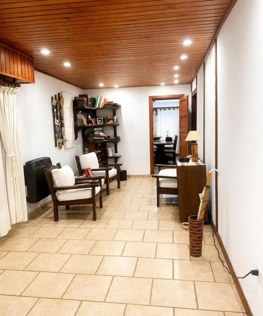Casa dos familias con espacio verde y quincho, Berazategui 2