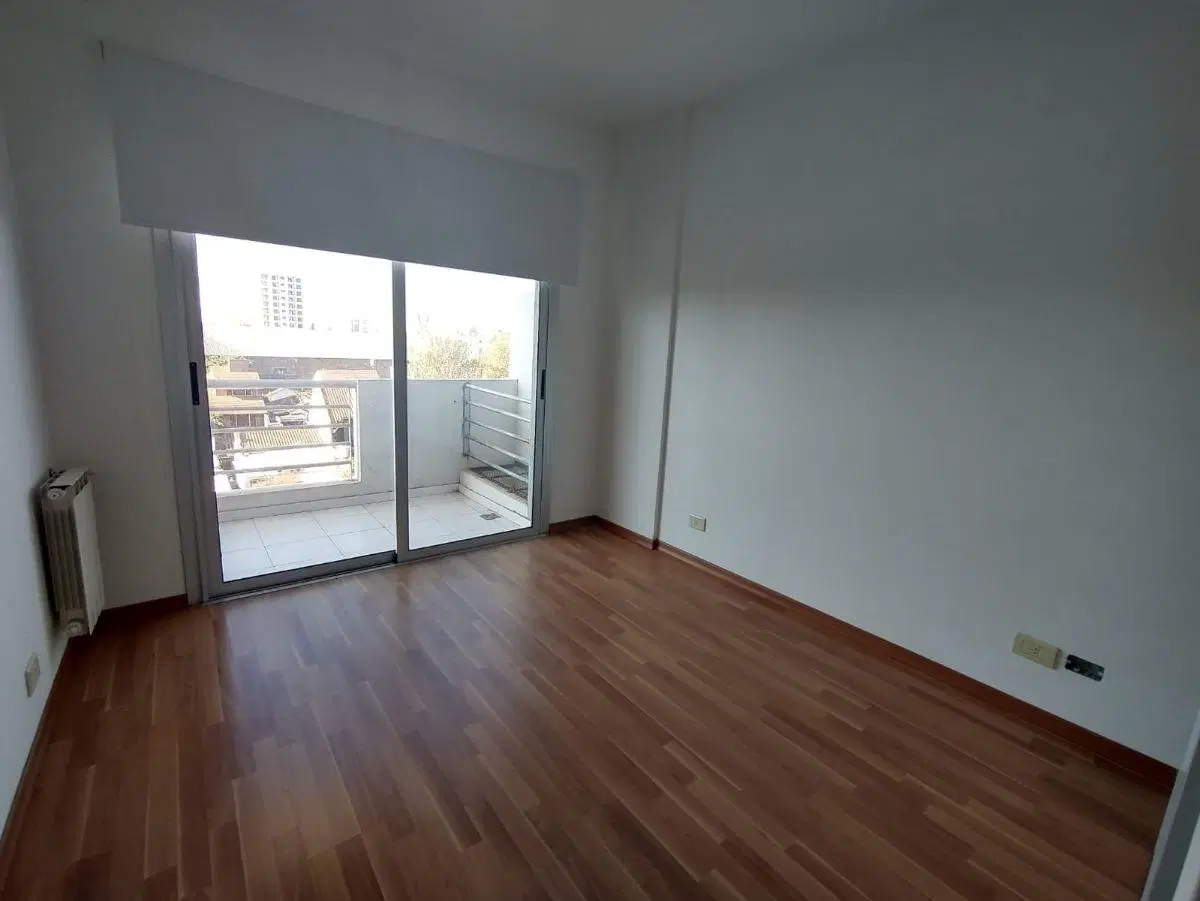 Departamento Semipiso de 2 ambientes con cochera, Bernal centro 3