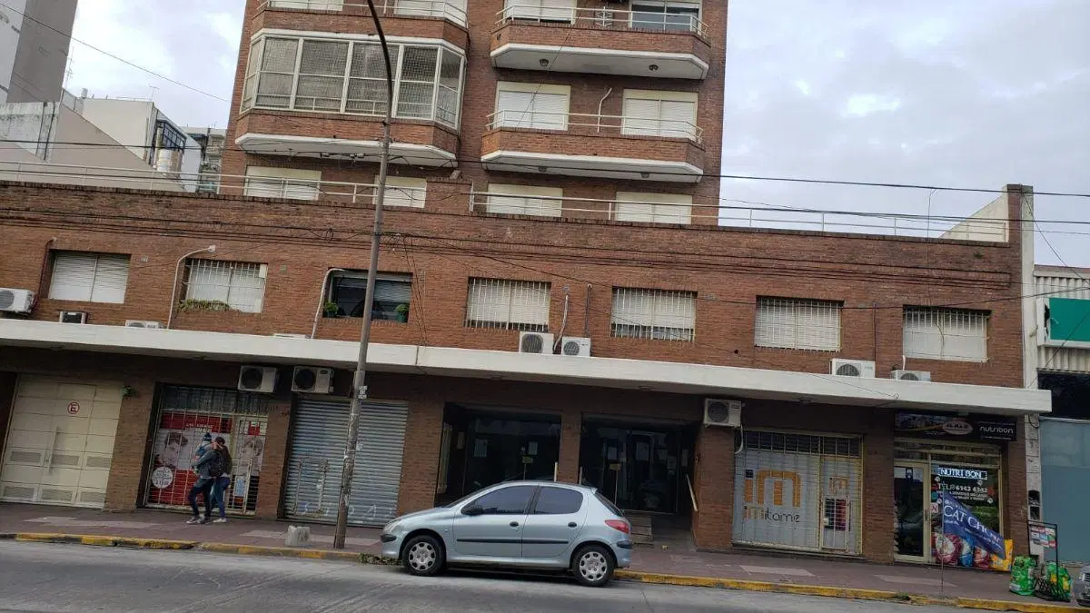 Departamento 2 ambientes, apto profesional/vivienda, Quilmes Centro. 4