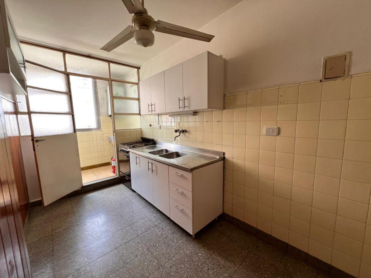 Foto de Departamento 2 ambientes con cochera cubierta, Bernal Centro, imagen 3