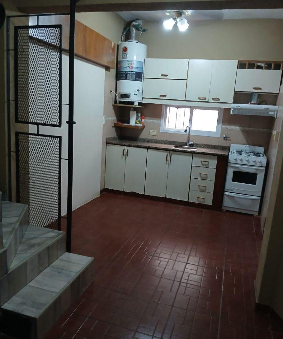 Foto de Casa PH de 3 ambientes con cochera, Quilmes Oeste, imagen 4