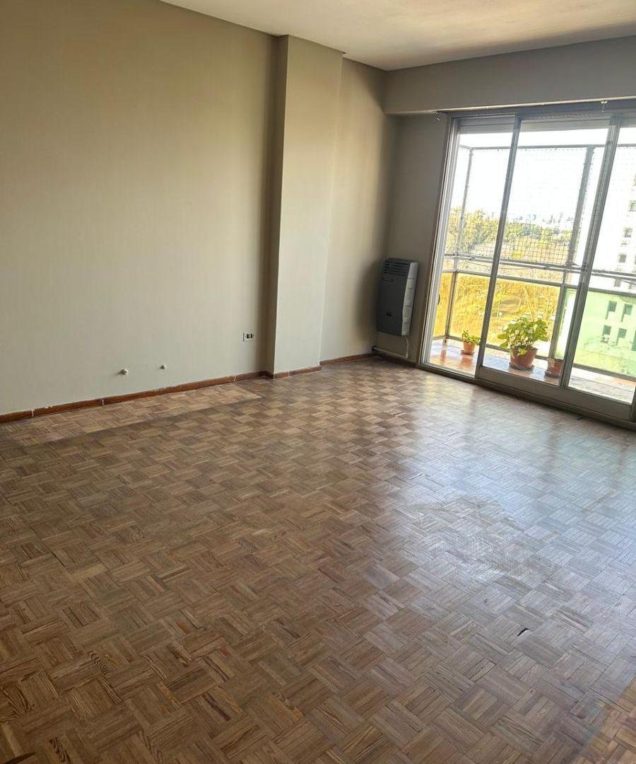 Foto de Departamento de 3 ambientes con balcón, Bernal Centro., imagen 1