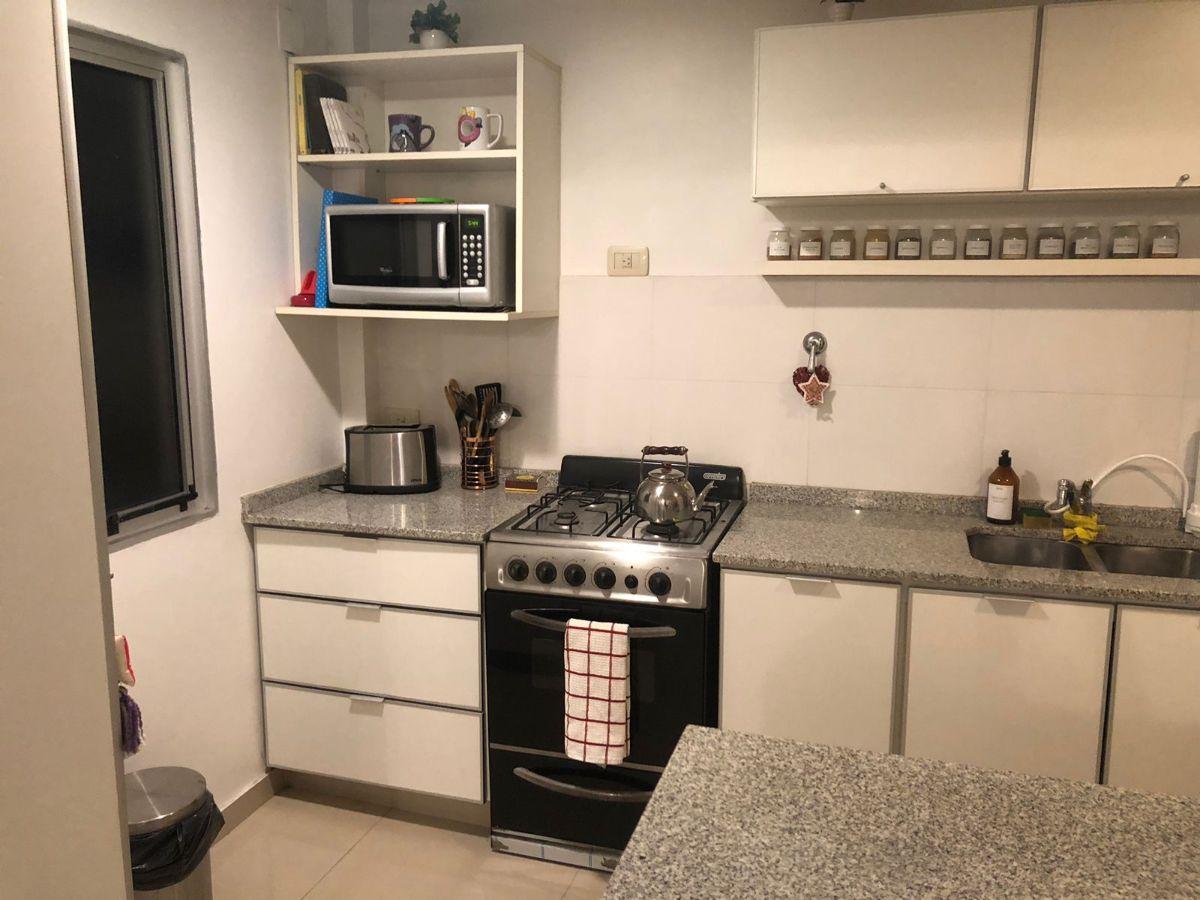 Foto de Departamento de 2 ambientes con cochera cubierta, Bernal centro., imagen 3