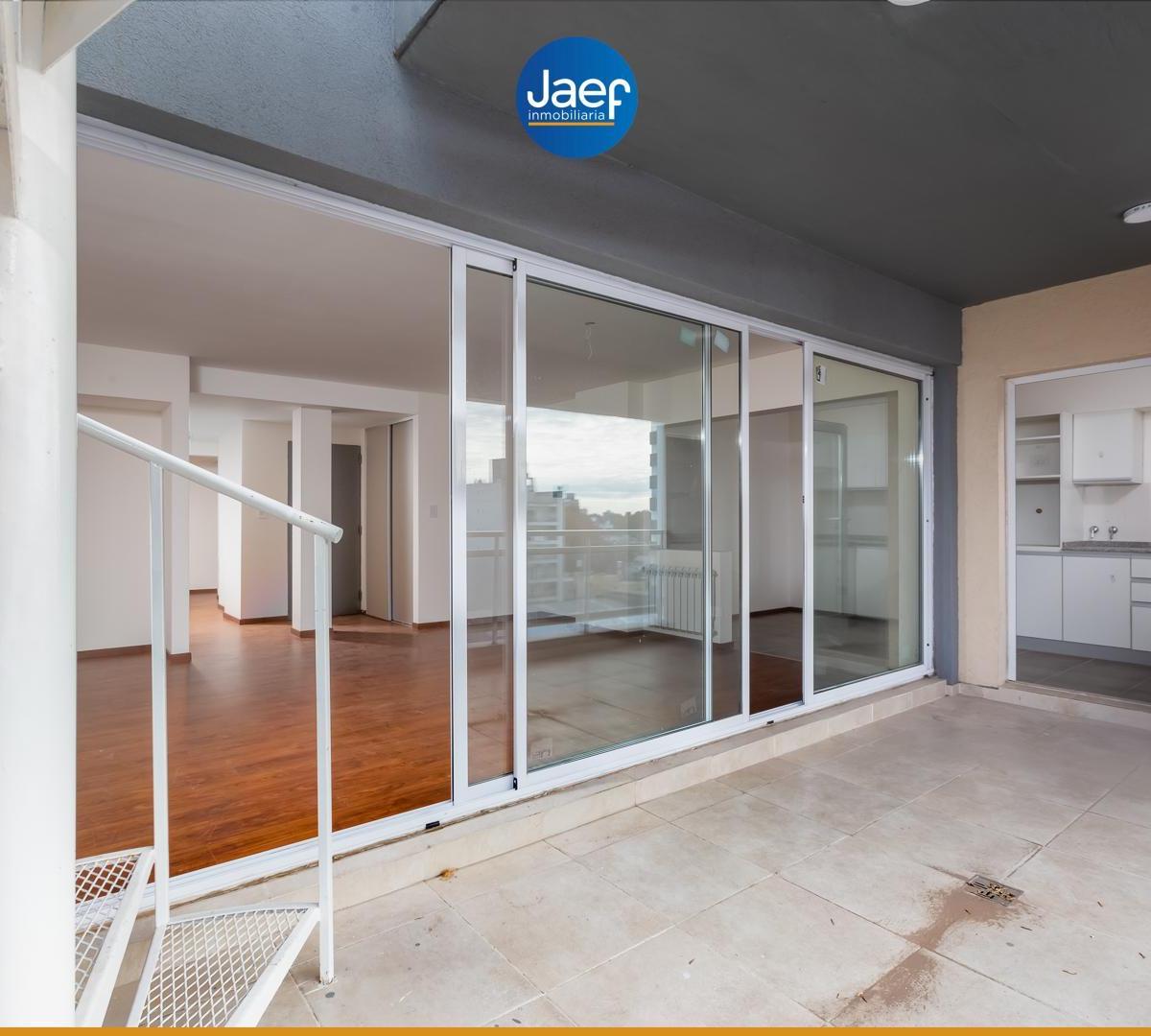Incomparable Piso Exclusivo con Terraza Exclusiva en Echesortu 4