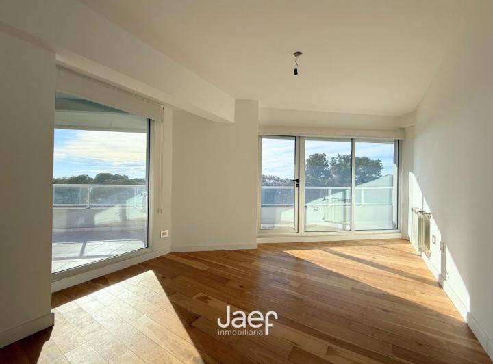 Piso exclusivo de categoría con increíble vista río