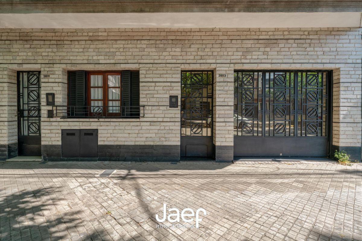 Casa al frente con cochera patio y terraza en Echesortu